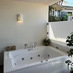Luxury 70m2 With 2 Bedrooms ,balcony And Jacuzzi , Downtown Apartment