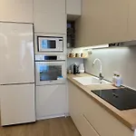 Luxury 70m2 With 2 Bedrooms ,balcony And Jacuzzi , Downtown Thessaloniki