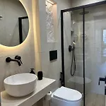 Luxury 70m2 With 2 Bedrooms ,balcony And Jacuzzi , Downtown Apartment *