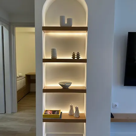 Luxury 70m2 With 2 Bedrooms ,balcony And Jacuzzi , Downtown 아파트 *