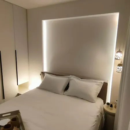 Luxury 70m2 With 2 Bedrooms ,balcony And Jacuzzi , Downtown