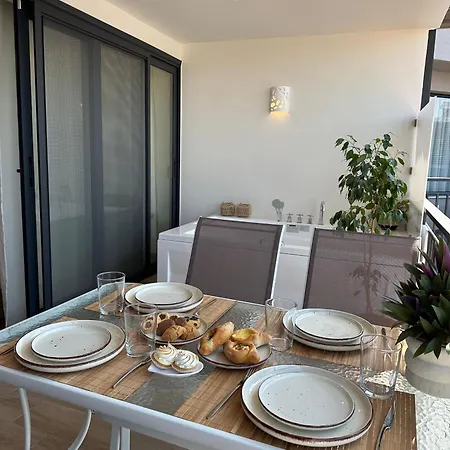 Luxury 70m2 With 2 Bedrooms ,balcony And Jacuzzi , Downtown Appartement Thessalonique