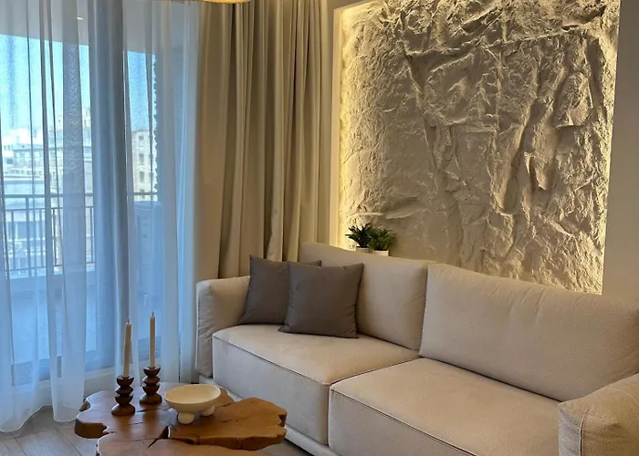 Luxury 70m2 With 2 Bedrooms ,balcony And Jacuzzi , Downtown * Thessaloníki