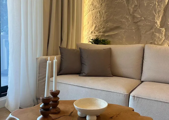Luxury 70m2 With 2 Bedrooms ,balcony And Jacuzzi , Downtown