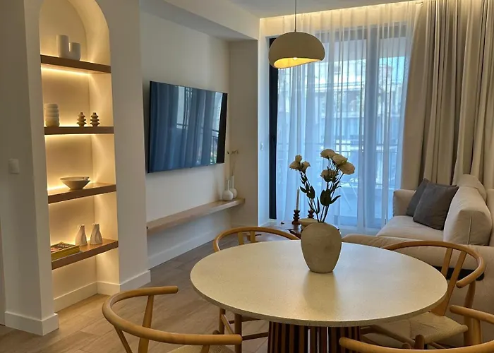 아파트 Luxury 70m2 With 2 Bedrooms ,balcony And Jacuzzi , Downtown *