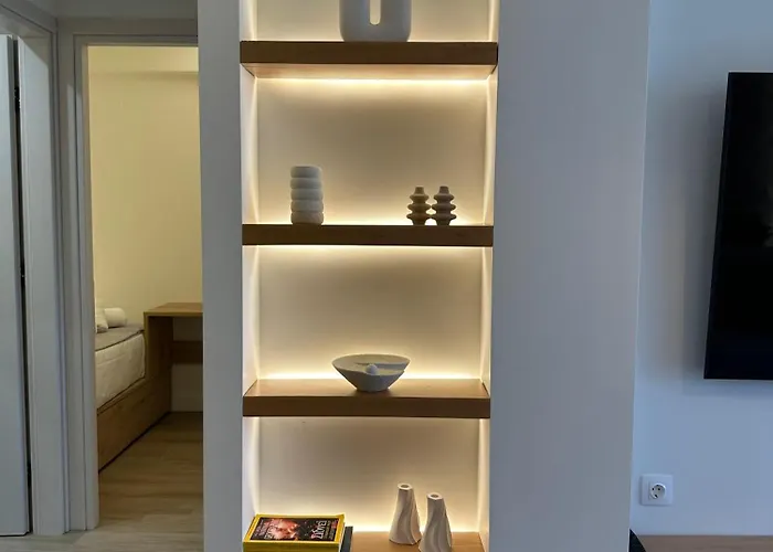 Luxury 70m2 With 2 Bedrooms ,balcony And Jacuzzi , Downtown Lejlighed *