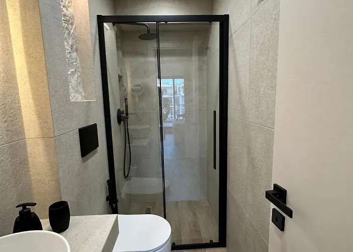 Appartement Luxury 70m2 With 2 Bedrooms ,balcony And Jacuzzi , Downtown Thessaloniki