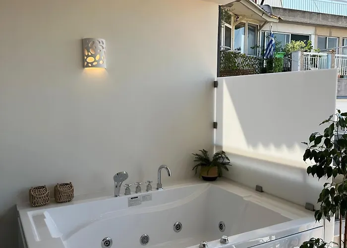 Luxury 70m2 With 2 Bedrooms ,balcony And Jacuzzi , Downtown