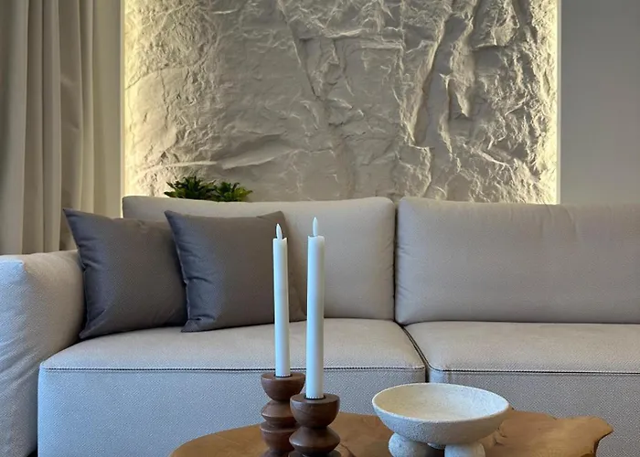 Luxury 70m2 With 2 Bedrooms ,balcony And Jacuzzi , Downtown