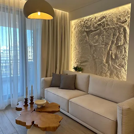 Luxury 70m2 With 2 Bedrooms ,balcony And Jacuzzi , Downtown * Thessaloniki