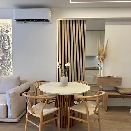 Luxury 70m2 With 2 Bedrooms ,balcony And Jacuzzi , Downtown דירה סלוניקי